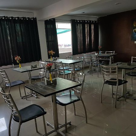 The Royal Crown Hotel Gurgaon Eksteriør billede