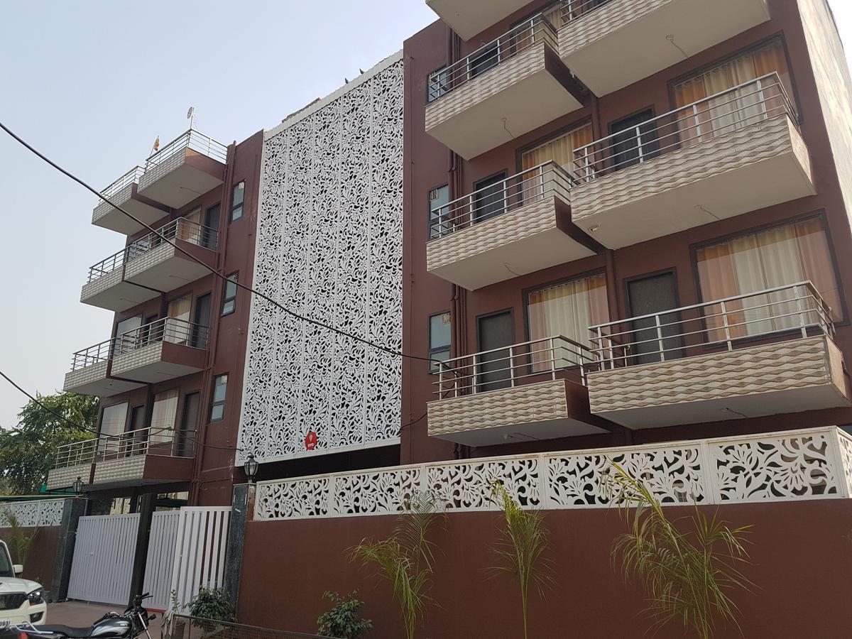 The Royal Crown Hotel Gurgaon Eksteriør billede