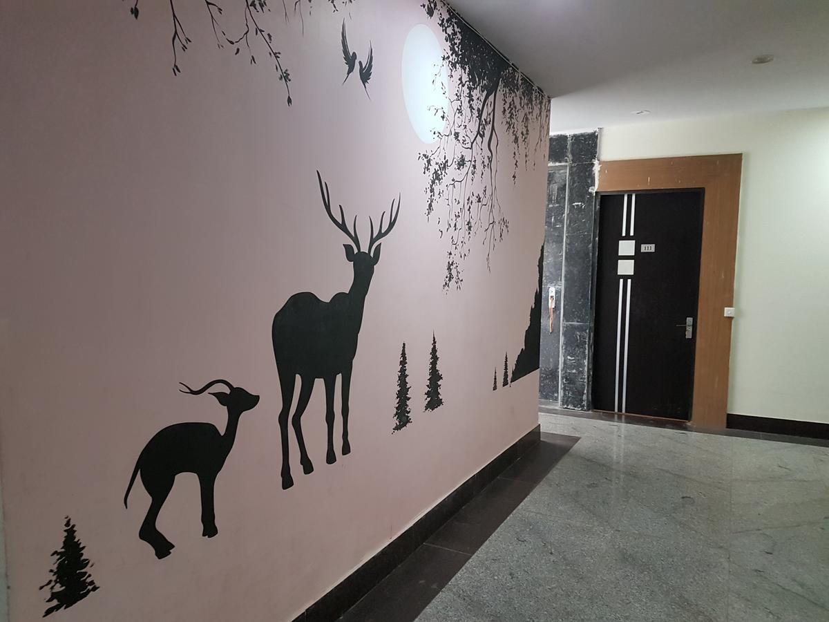 The Royal Crown Hotel Gurgaon Eksteriør billede